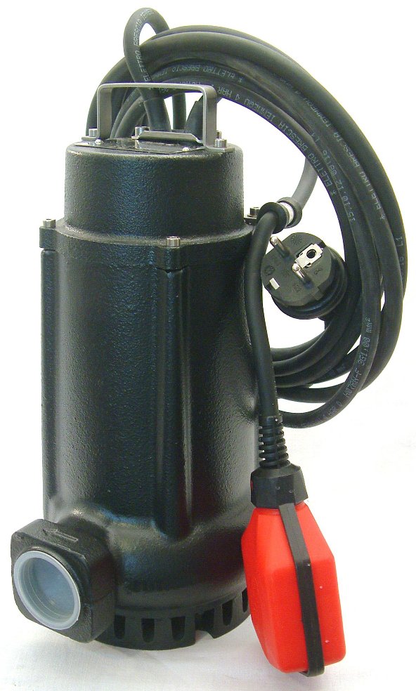 Pompa submersibila de drenaj S 50/32 M construita pentru evacuarea apelor curate sau uzate. Caracteristici:  -monofazic cu plutitor 0,37kW - 230V – 3A; dotat cu cablu din cauciuc 5m; pasaj de trecere max. 6 mm; inaltime maxima de ridicare 11m; debit maxim 15 m3/h; punct de lucru 10,5 m3/h la 5m; paleta tip bicanal deschis din fonta; greutate 11Kg; iesire filet interior 5/4”