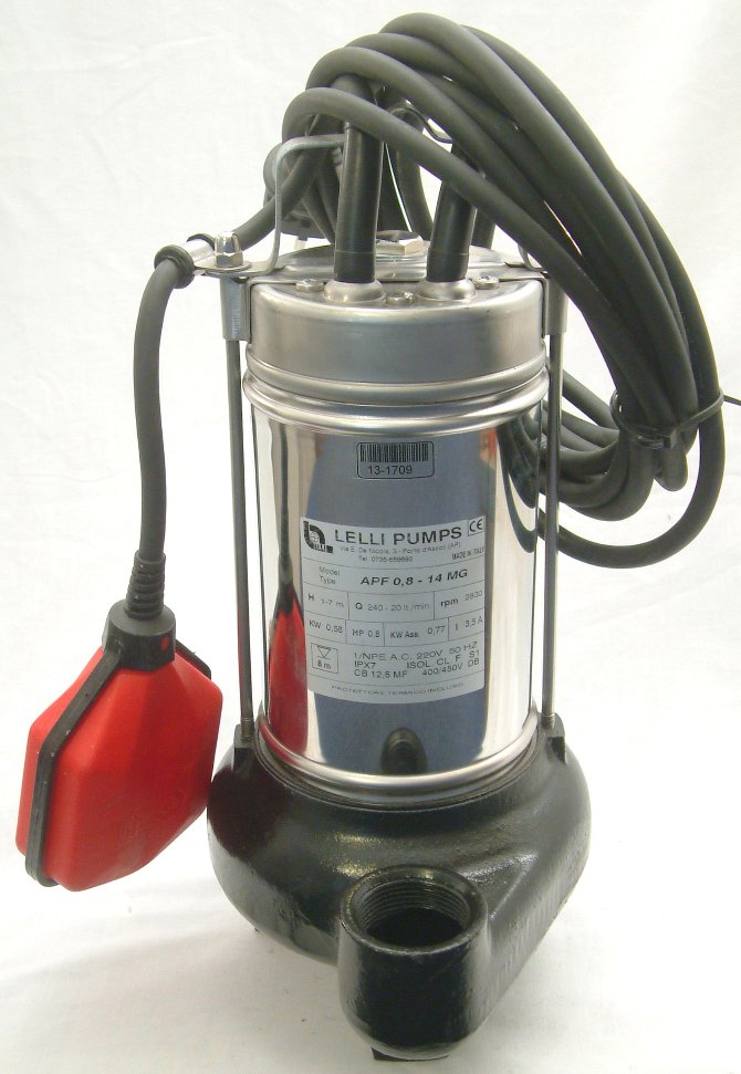 Pompa submersibila de drenaj Lelli Pumps tip APF 0,8-14 MG pentru ape pluviale;  monofazic cu plutitor 0,58kW - 230V - 3,5A; pasaj de trecere 35mm; inaltime maxima de ridicare 8m; debit maxim 18 m3/h;  punct de lucru 12m3/h la 5,4m; paleta tip vortex din otel inoxidabil; greutate 11 Kg; ieşire filet interior 5/4”